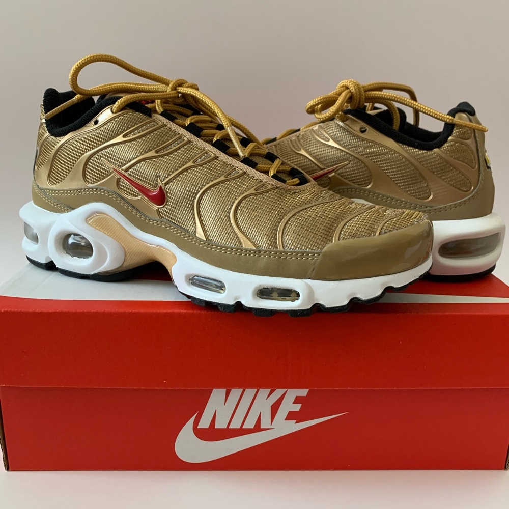 Gold AirMax Plus